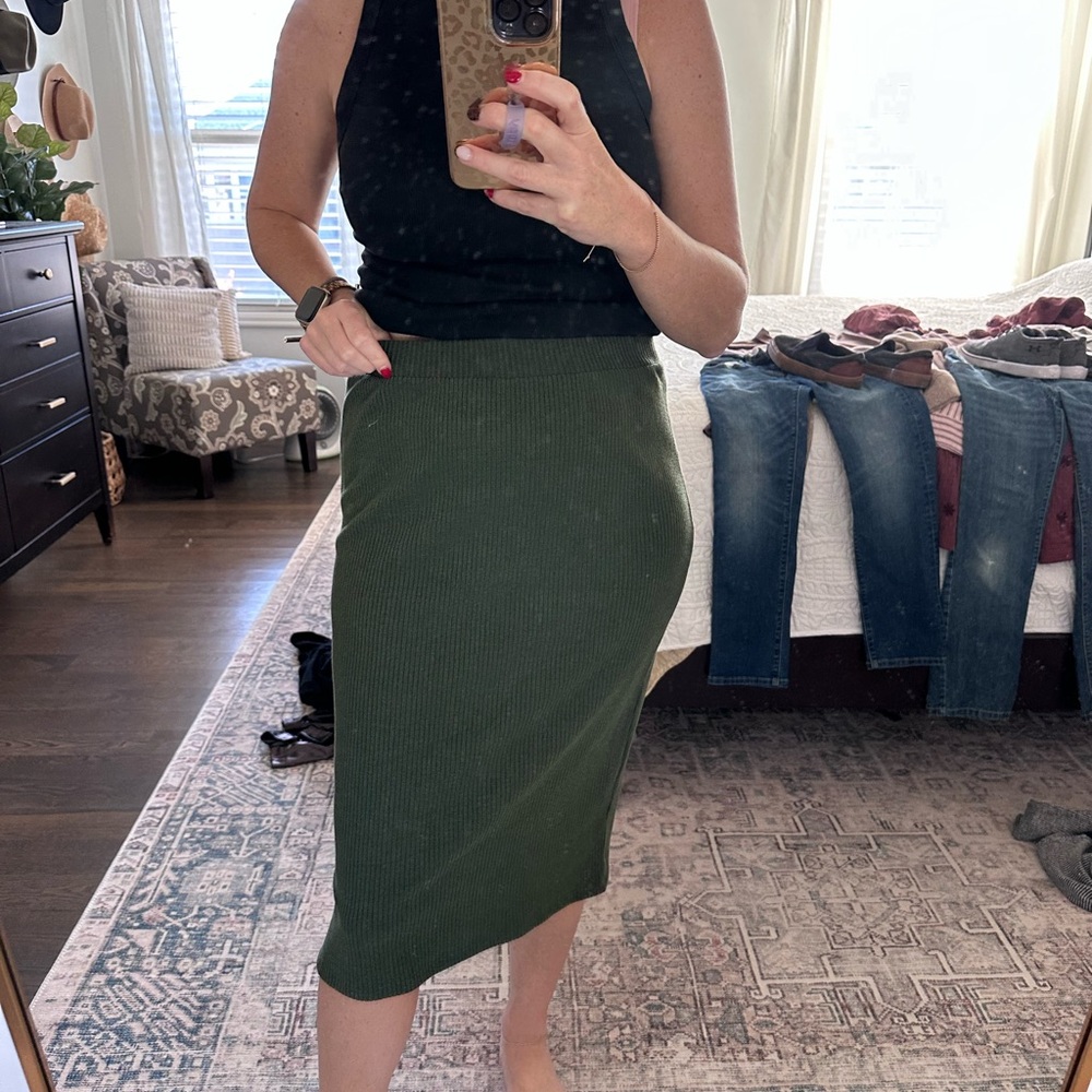 Old Navy Dark Green Pencil Skirt
